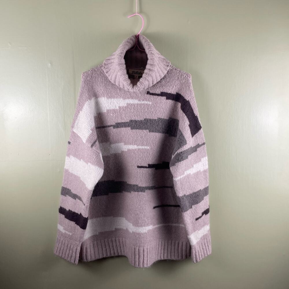 Listicle cozy printed turtleneck sweater